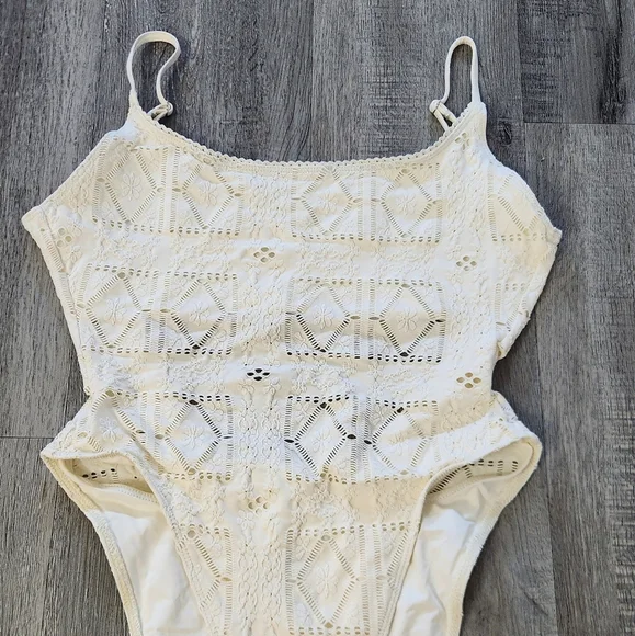 New!Frankie's Bikinis Juliet Cheeky One Piece Swimsuit Bikinis